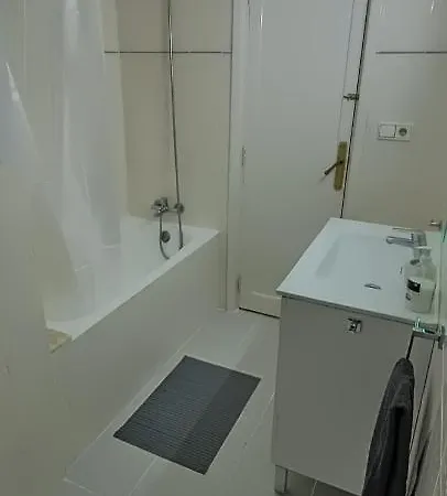 Apartamento Con 4 דירה